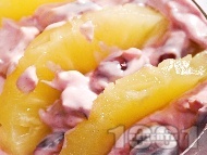 Рецепта Сладко ризото с ананас от консерва, череши и бита сметана за десерт